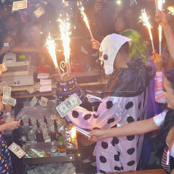 4 VIP Sparkling Birthday Candles Wedding Cake Fun - Picture 2 of 6